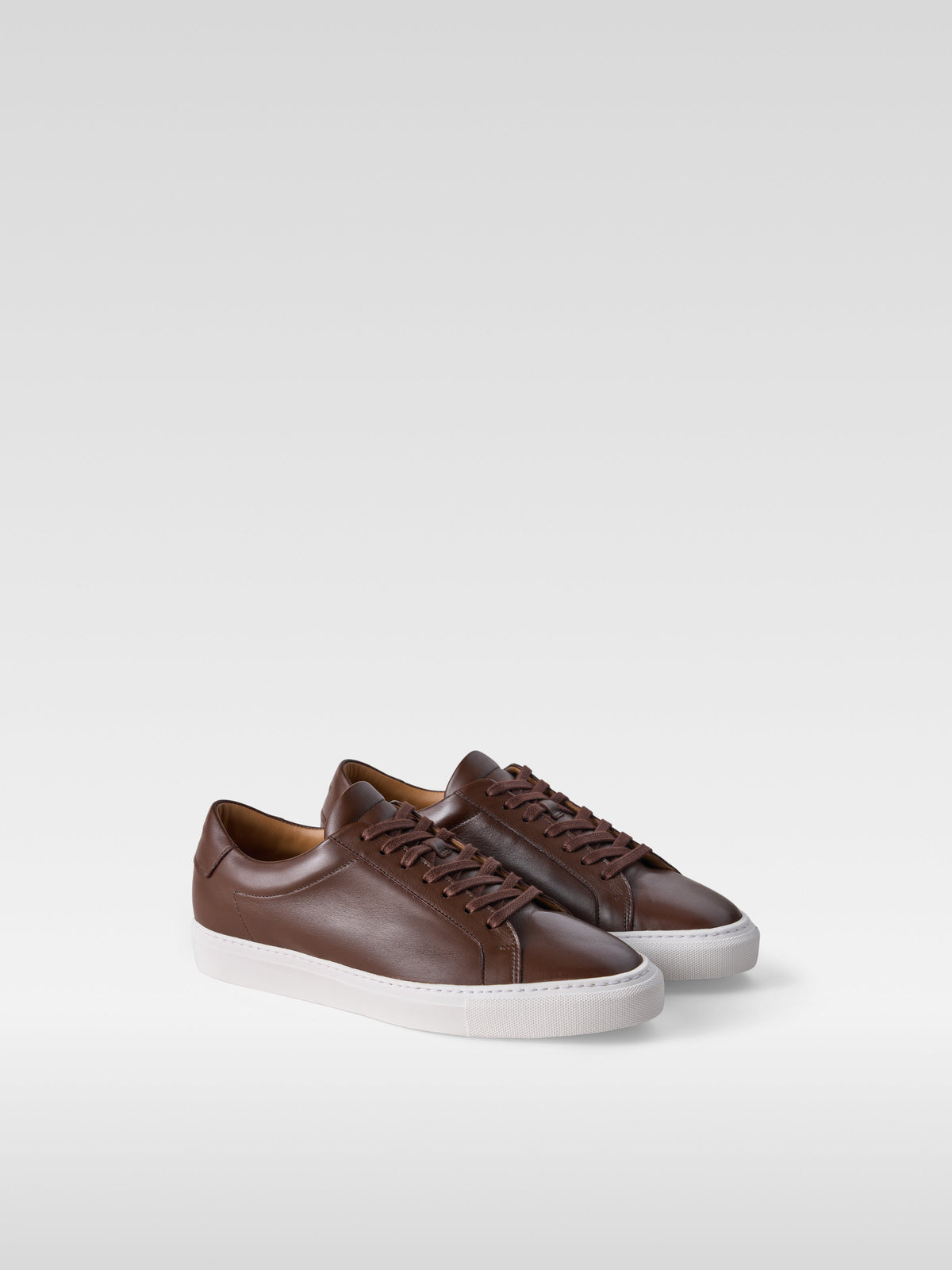 Metro brown leather sneakers for men, three-quarter view