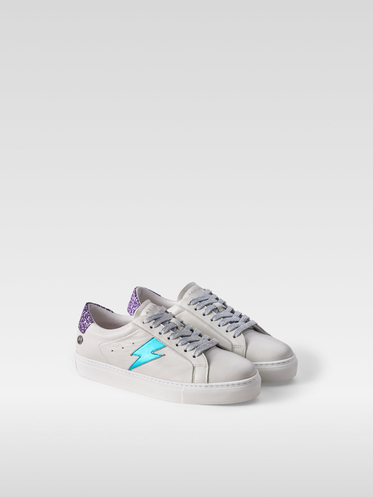 Pulse off white nappa sneakers with turquoise lightning bolt for women, three-quarter view