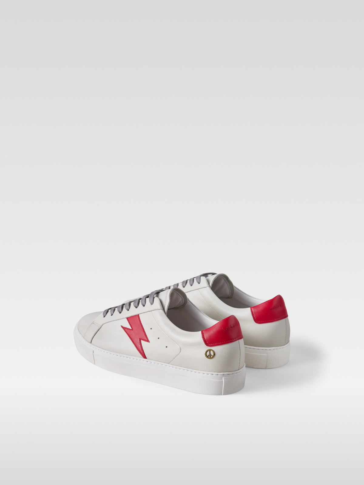 Pulse off white nappa sneakers with red lightning bolt for men, heel view