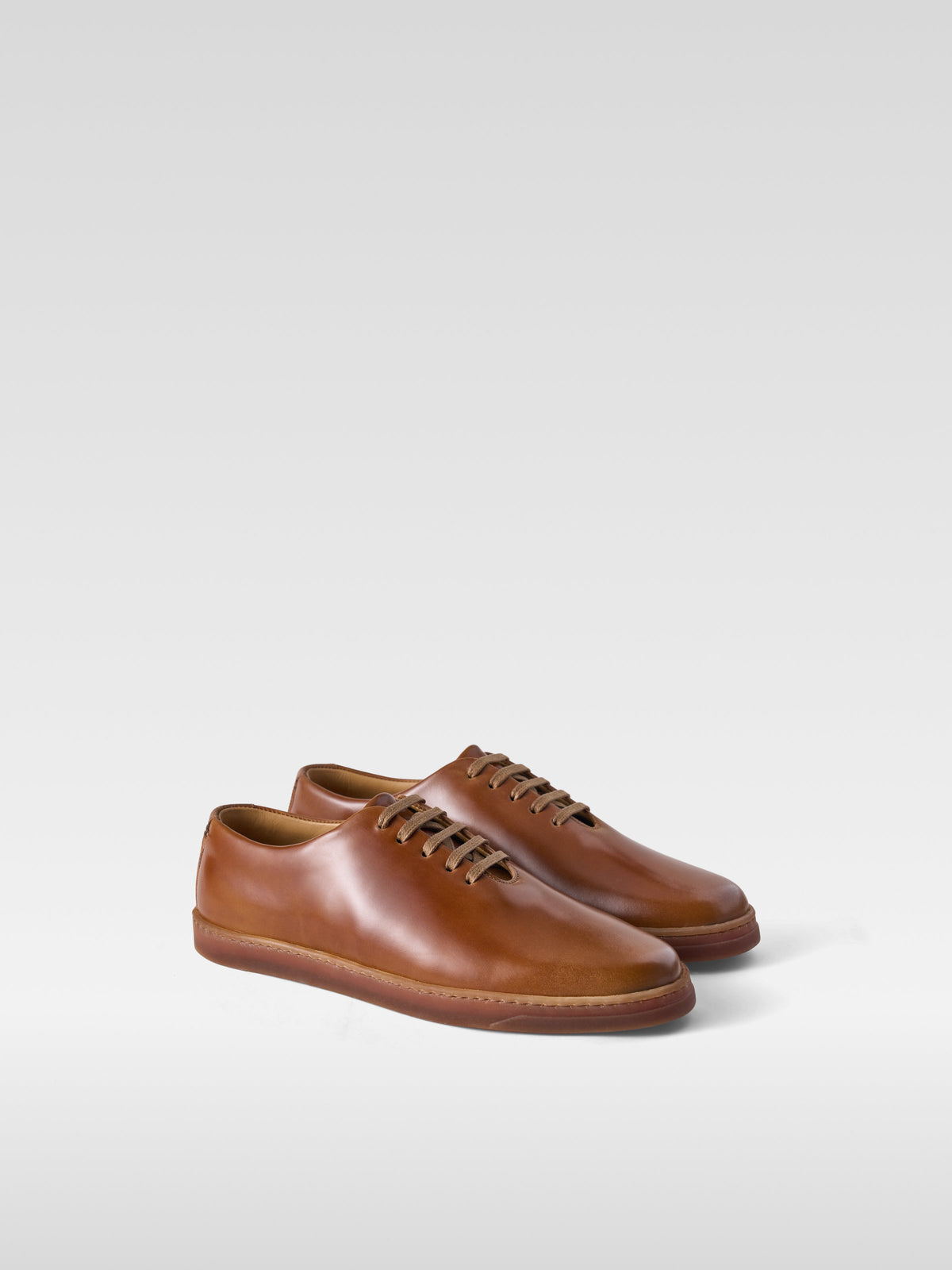 Cognac Shell Cordovan sneakers Gepetto for men, three-quarter view